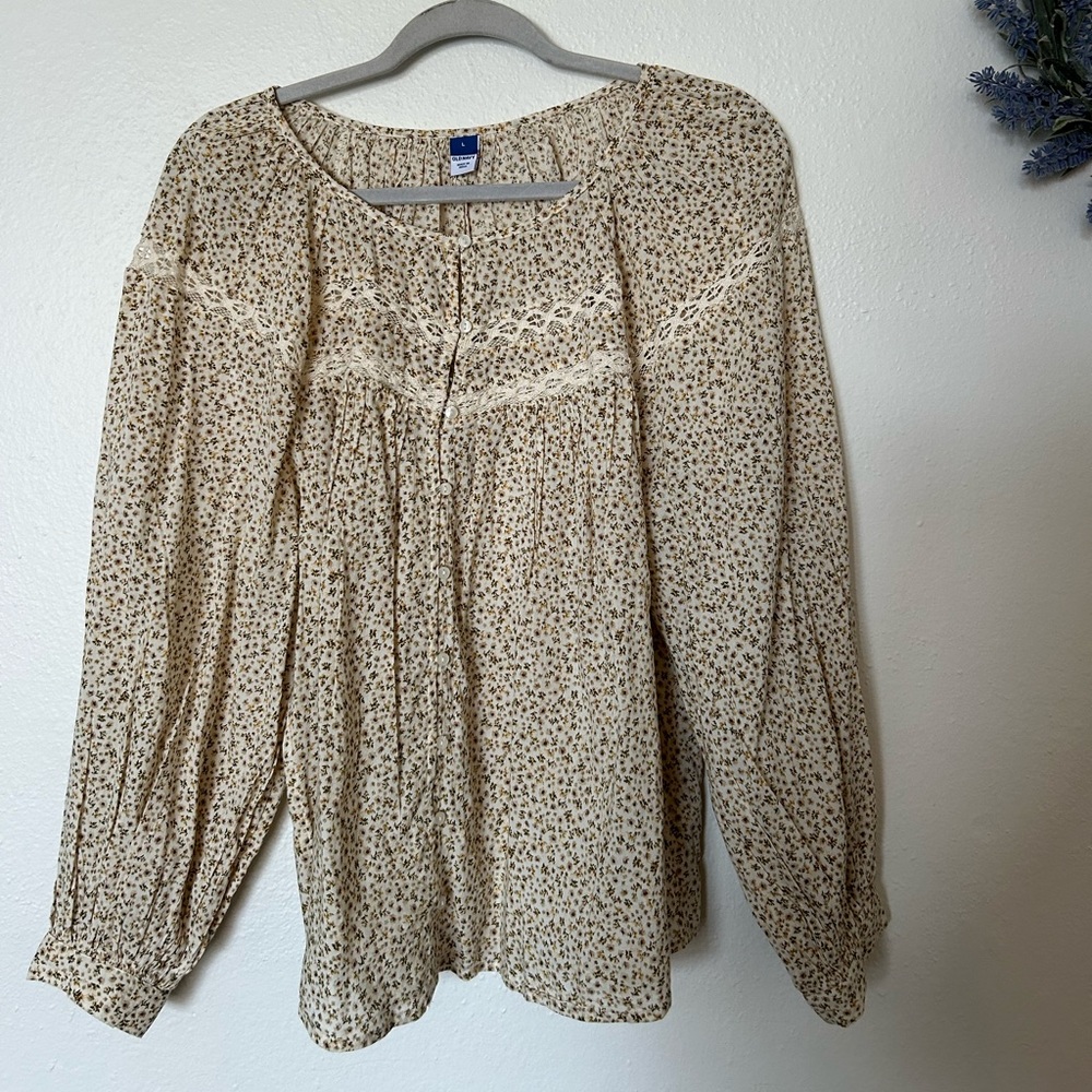 Old Navy Floral Flowy Top